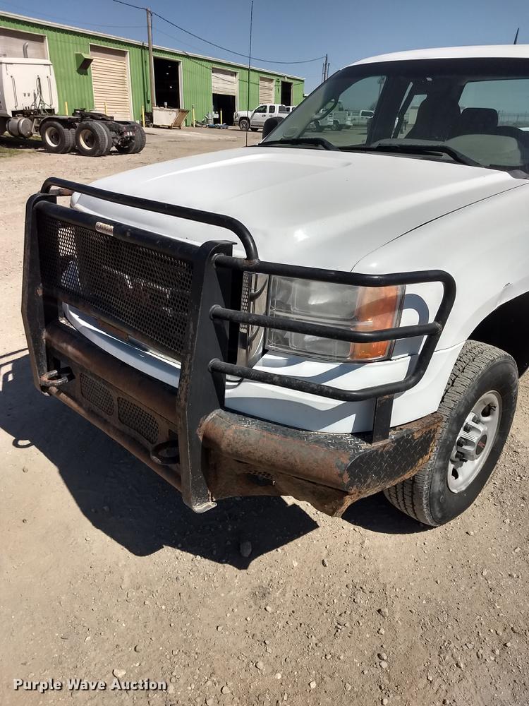 image for item FG9316 2010 GMC Sierra 2500HD Ext. Cab pickup truck