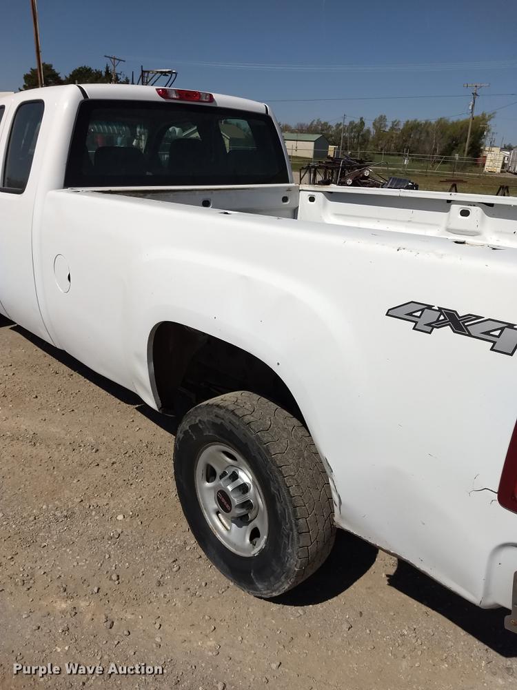 image for item FG9316 2010 GMC Sierra 2500HD Ext. Cab pickup truck