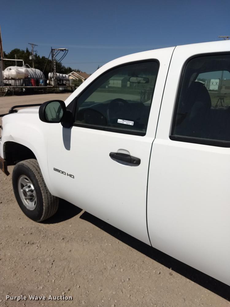 image for item FG9316 2010 GMC Sierra 2500HD Ext. Cab pickup truck