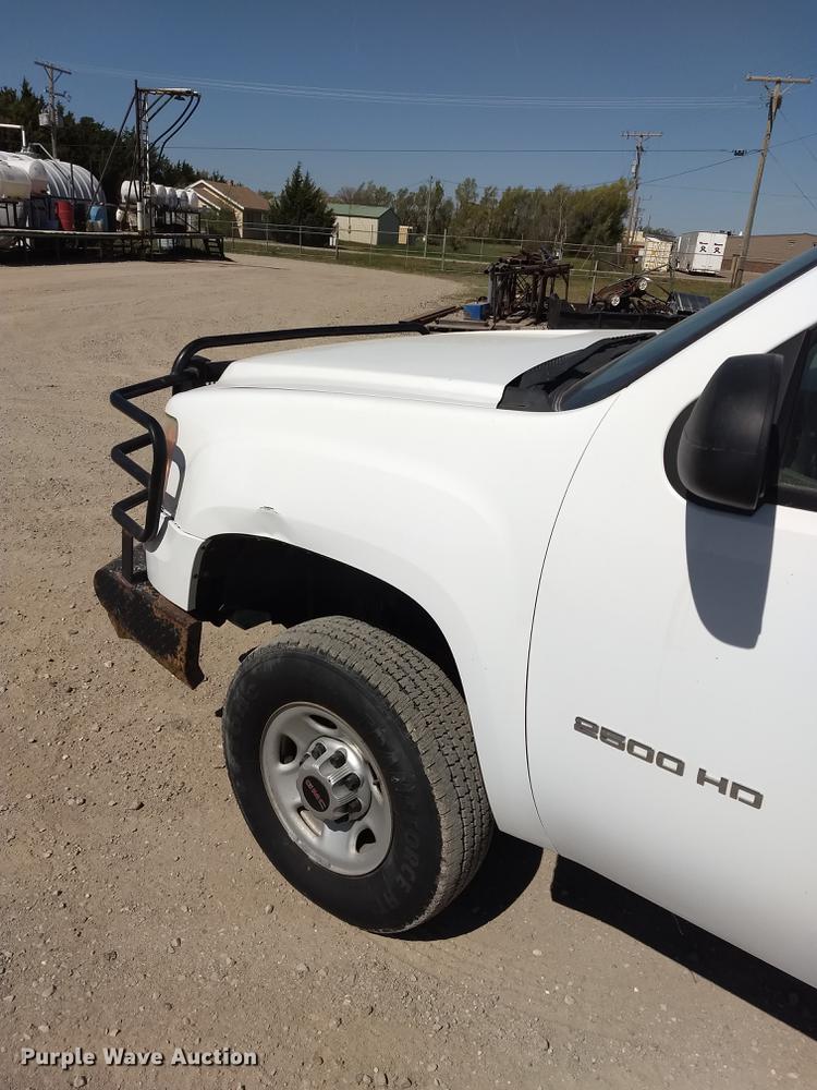 image for item FG9316 2010 GMC Sierra 2500HD Ext. Cab pickup truck