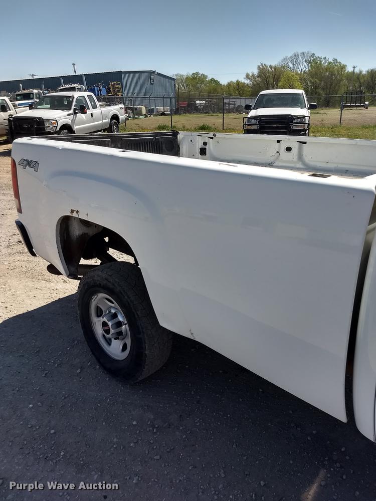 image for item FG9316 2010 GMC Sierra 2500HD Ext. Cab pickup truck