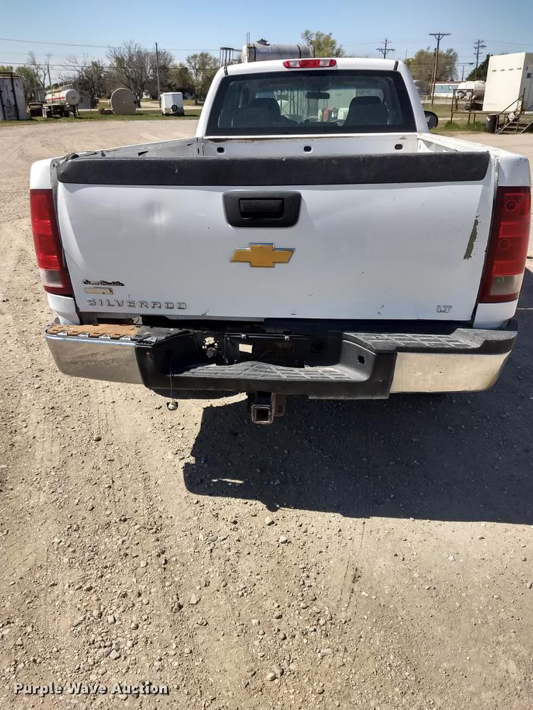 image for item FG9316 2010 GMC Sierra 2500HD Ext. Cab pickup truck