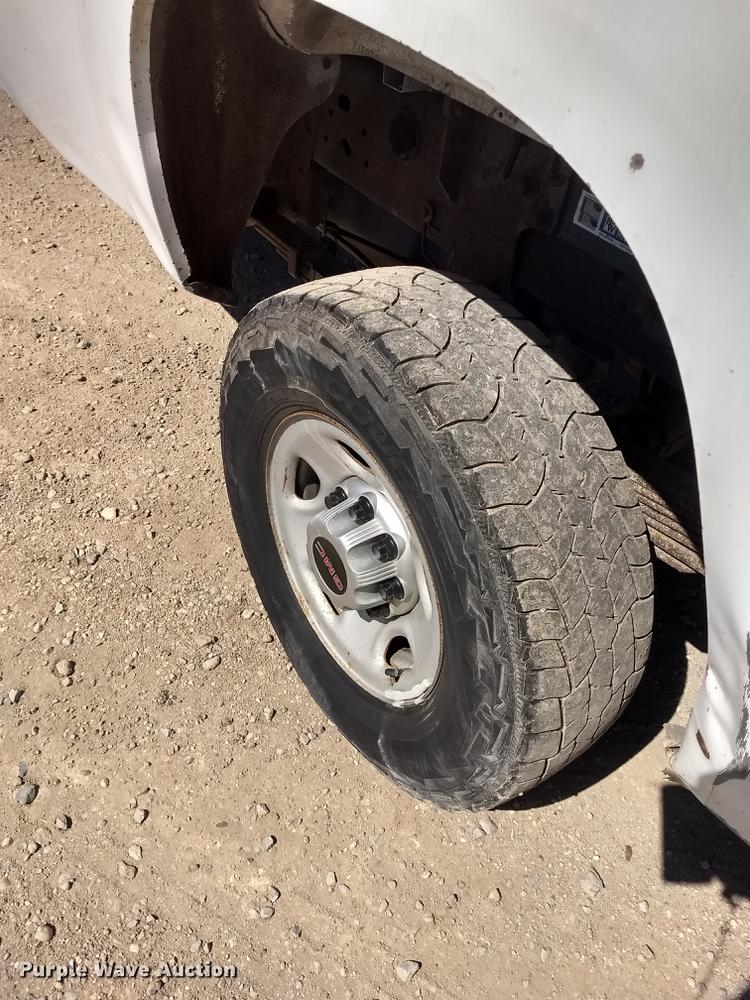 image for item FG9316 2010 GMC Sierra 2500HD Ext. Cab pickup truck