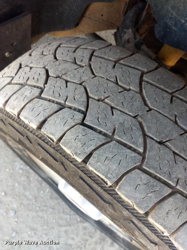 image for item FG9316 2010 GMC Sierra 2500HD Ext. Cab pickup truck