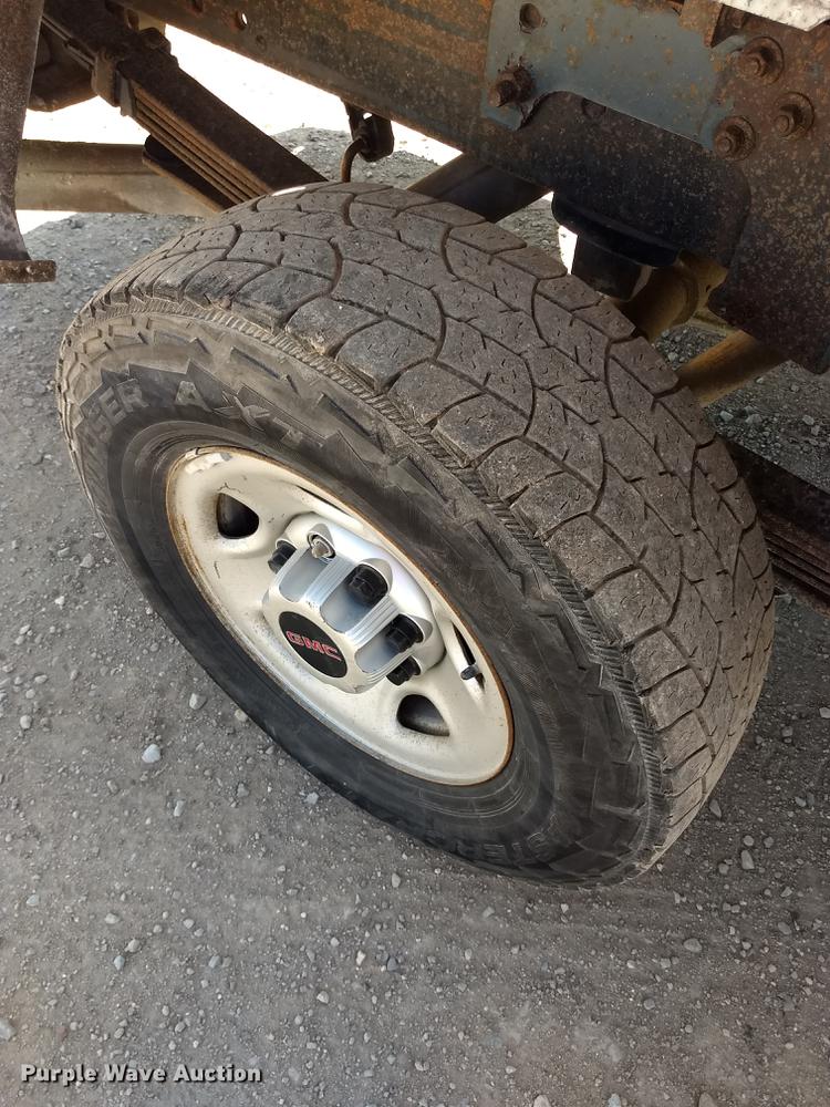 image for item FG9316 2010 GMC Sierra 2500HD Ext. Cab pickup truck