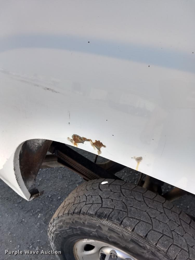 image for item FG9316 2010 GMC Sierra 2500HD Ext. Cab pickup truck