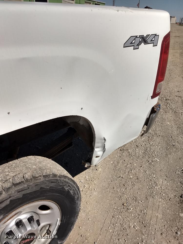 image for item FG9316 2010 GMC Sierra 2500HD Ext. Cab pickup truck