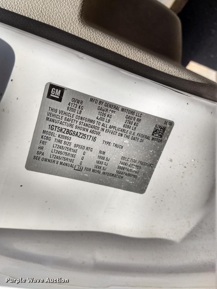 image for item FG9316 2010 GMC Sierra 2500HD Ext. Cab pickup truck