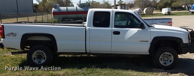 image for item FG9317 2006 Chevrolet Silverado 2500HD Ext. Cab pickup truck