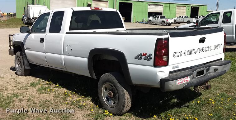image for item FG9317 2006 Chevrolet Silverado 2500HD Ext. Cab pickup truck