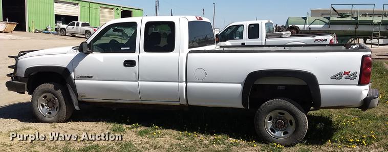 image for item FG9317 2006 Chevrolet Silverado 2500HD Ext. Cab pickup truck