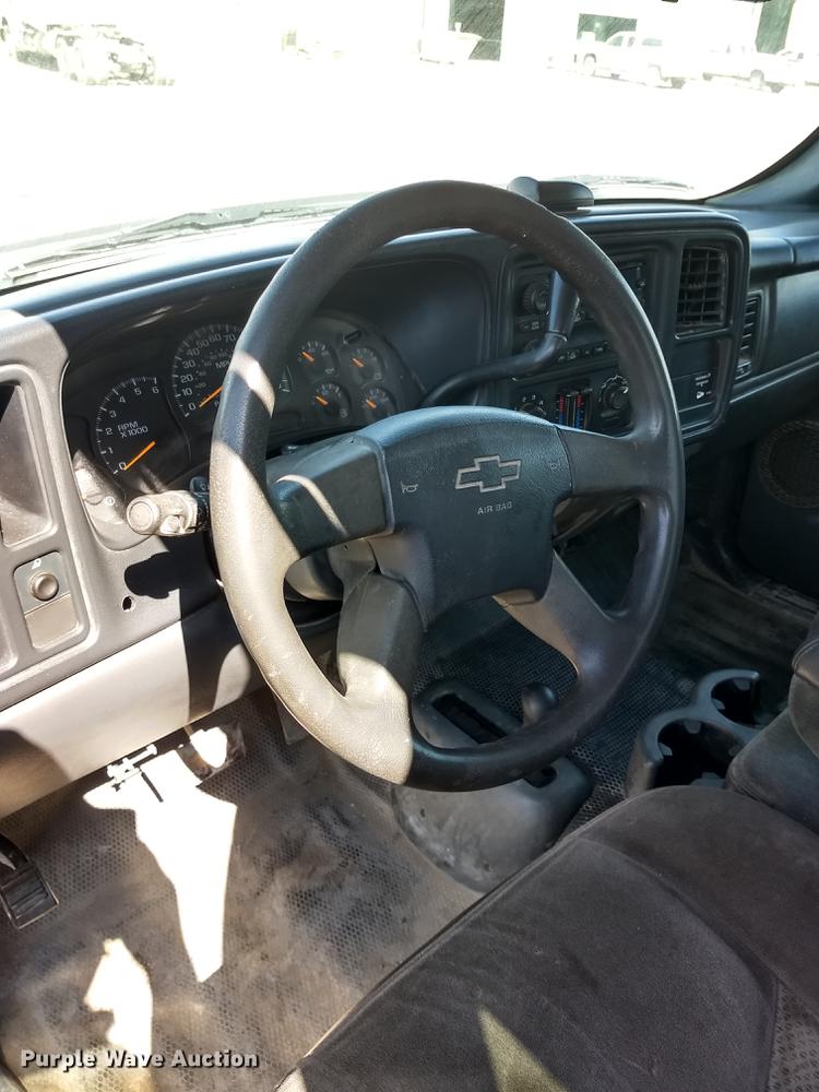 image for item FG9317 2006 Chevrolet Silverado 2500HD Ext. Cab pickup truck