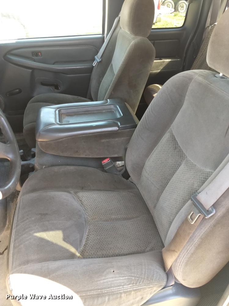 image for item FG9317 2006 Chevrolet Silverado 2500HD Ext. Cab pickup truck