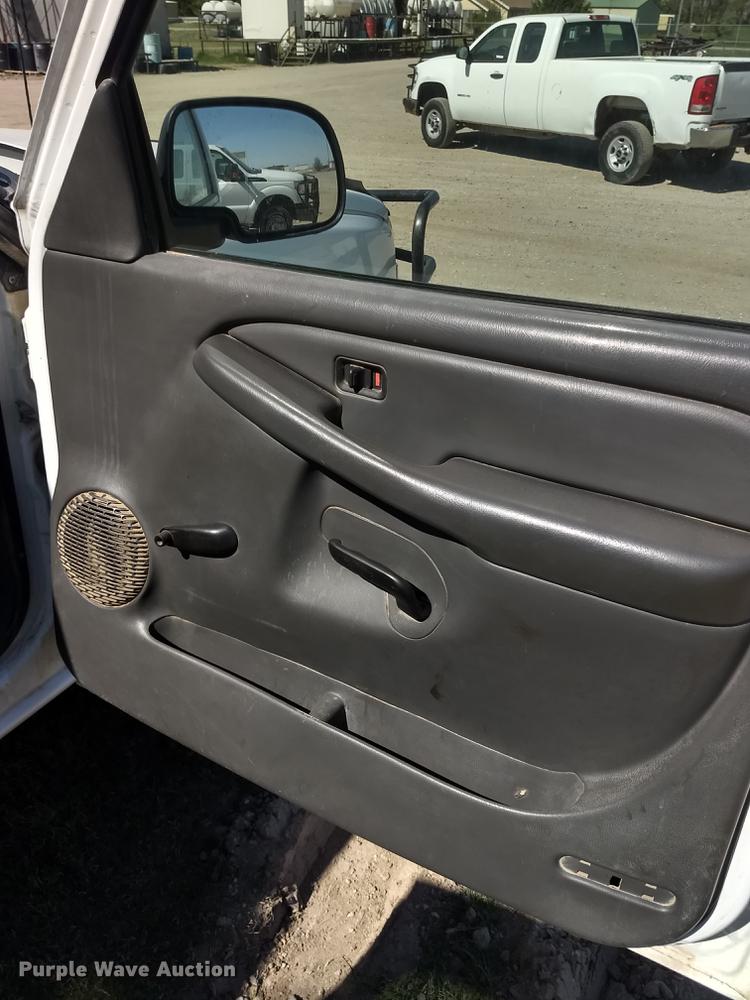 image for item FG9317 2006 Chevrolet Silverado 2500HD Ext. Cab pickup truck