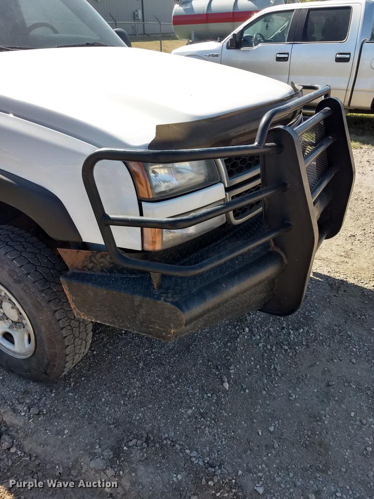 image for item FG9317 2006 Chevrolet Silverado 2500HD Ext. Cab pickup truck