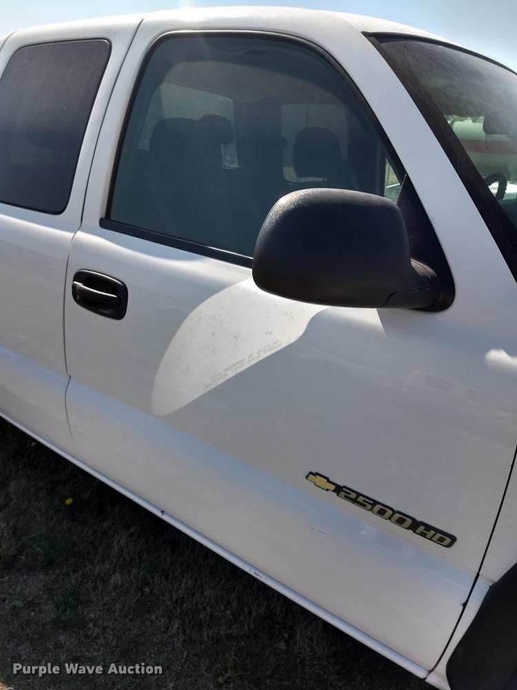 image for item FG9317 2006 Chevrolet Silverado 2500HD Ext. Cab pickup truck