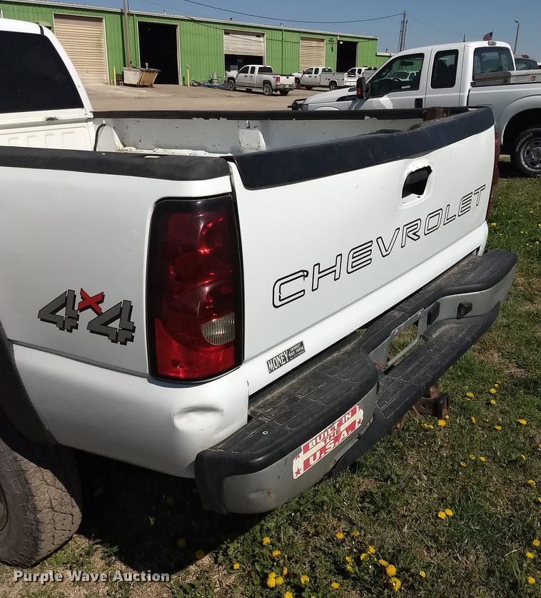 image for item FG9317 2006 Chevrolet Silverado 2500HD Ext. Cab pickup truck