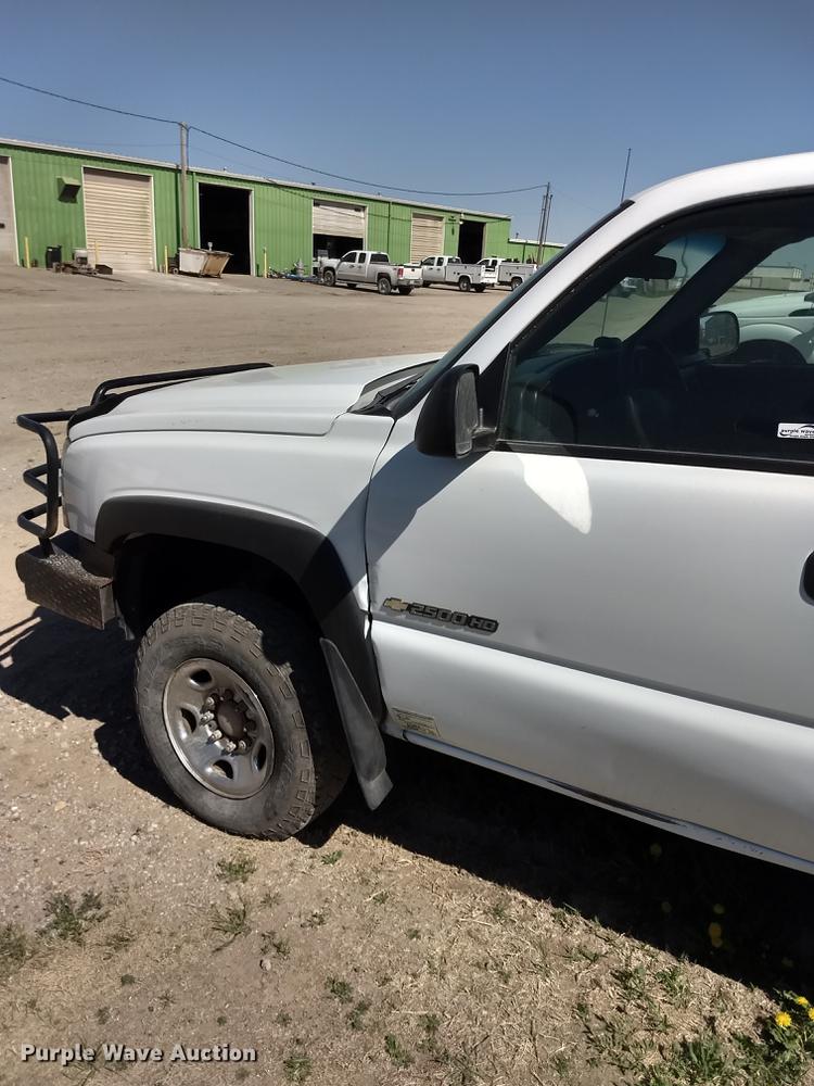 image for item FG9317 2006 Chevrolet Silverado 2500HD Ext. Cab pickup truck