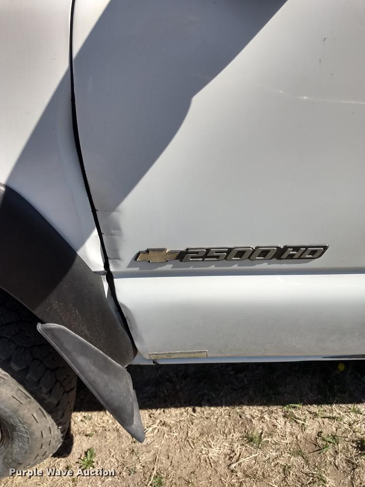 image for item FG9317 2006 Chevrolet Silverado 2500HD Ext. Cab pickup truck