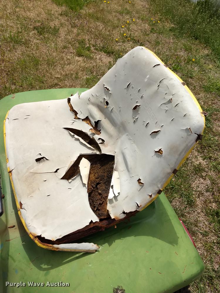 image for item FG9321 John Deere 112 lawn mower