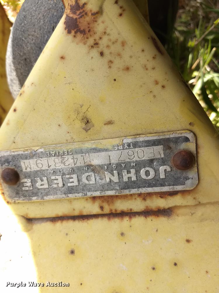 image for item FG9321 John Deere 112 lawn mower