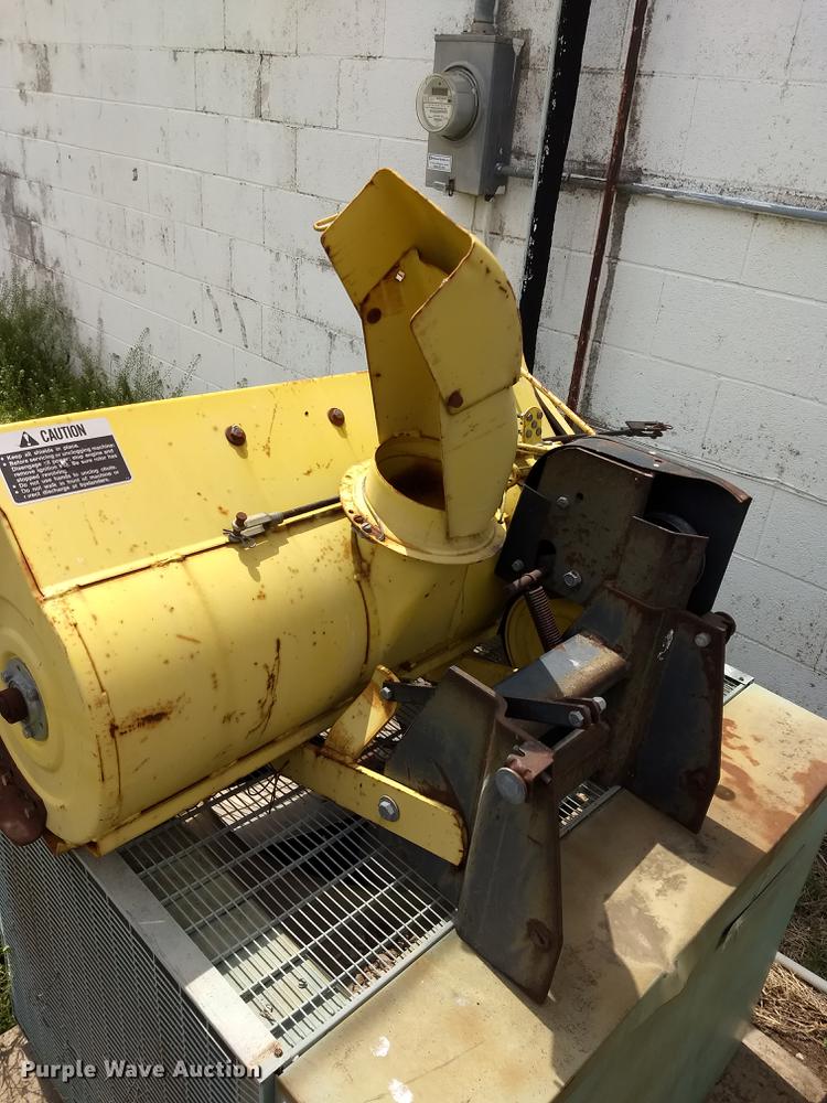 image for item FG9321 John Deere 112 lawn mower