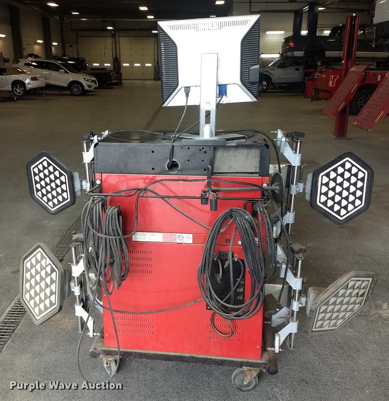 image for item FG9329 Hunter R811 alignment machine