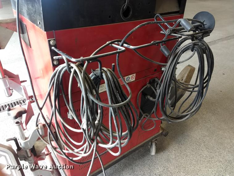 image for item FG9329 Hunter R811 alignment machine