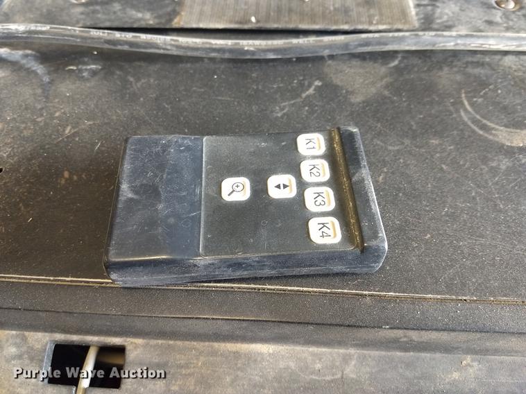 image for item FG9329 Hunter R811 alignment machine