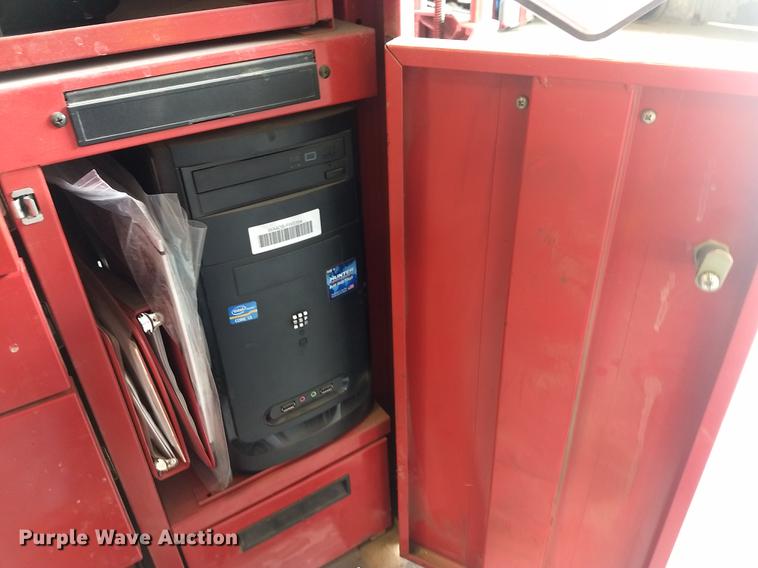 image for item FG9329 Hunter R811 alignment machine