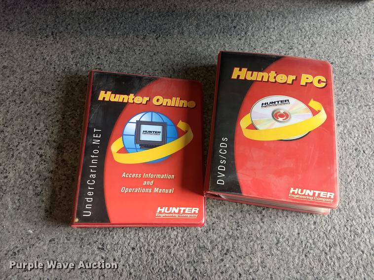 image for item FG9329 Hunter R811 alignment machine