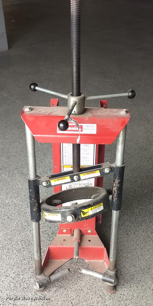 Branick 7200 strut spring compressor in Hays, KS Item FG9330 sold