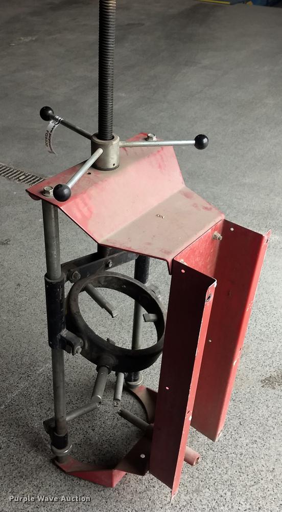 image for item FG9330 Branick 7200 strut spring compressor