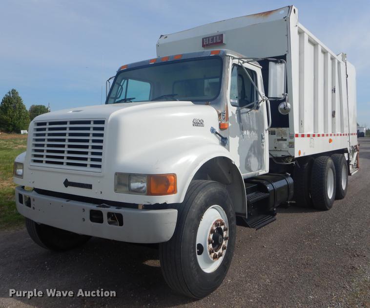 image for item FH9254 1998 International 4900 refuse truck