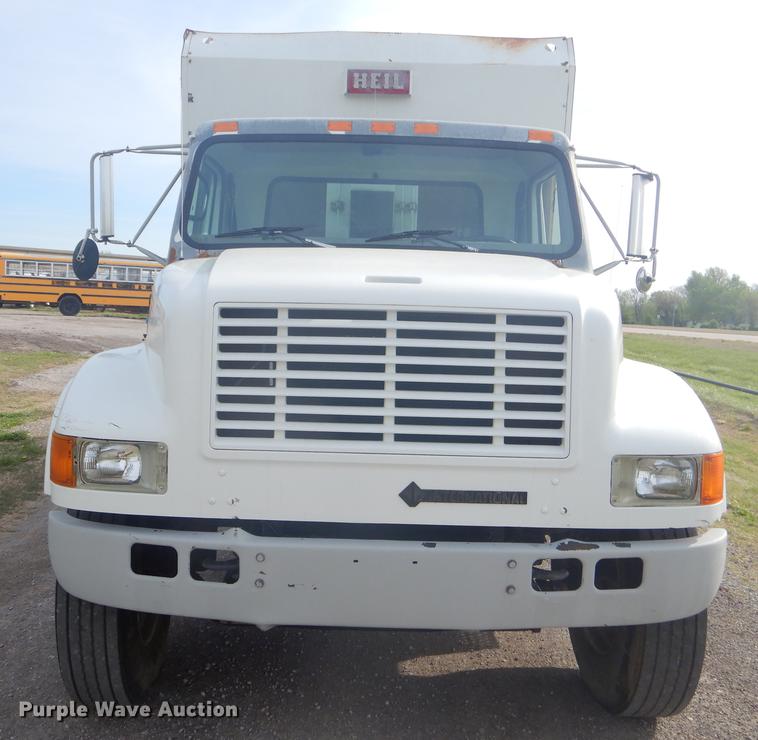 image for item FH9254 1998 International 4900 refuse truck