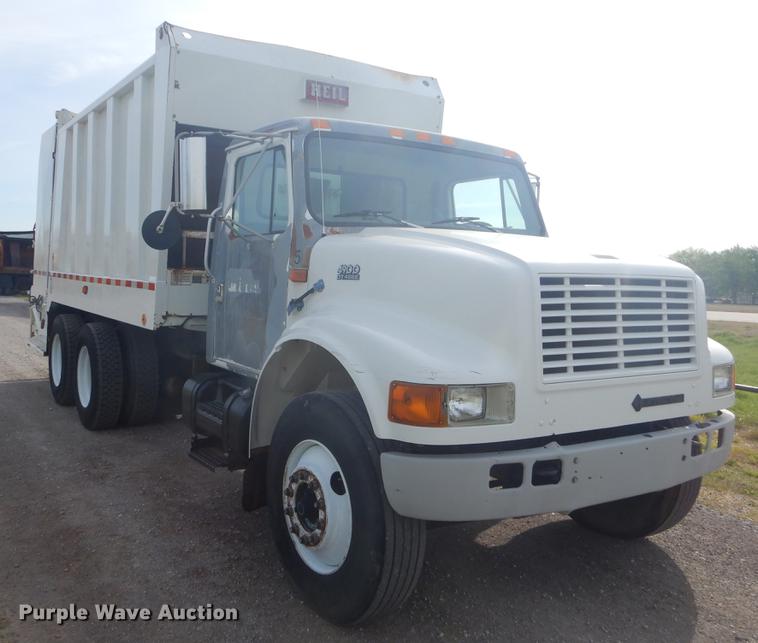 image for item FH9254 1998 International 4900 refuse truck