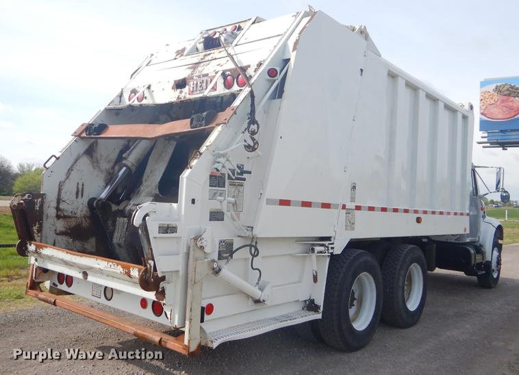 image for item FH9254 1998 International 4900 refuse truck
