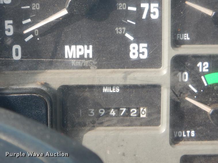 image for item FH9254 1998 International 4900 refuse truck