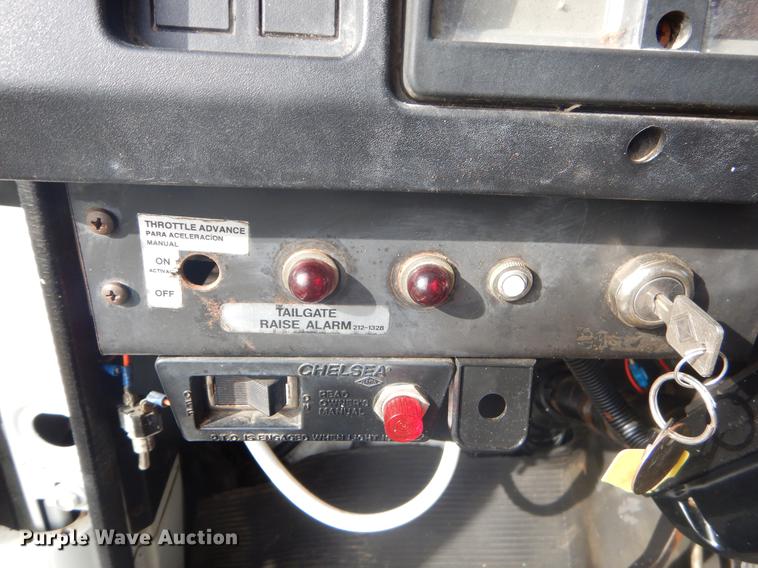 image for item FH9254 1998 International 4900 refuse truck