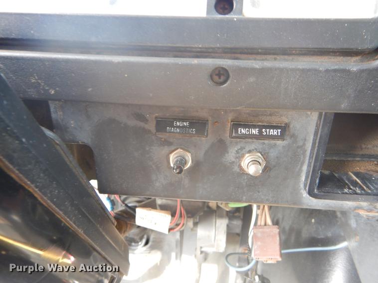 image for item FH9254 1998 International 4900 refuse truck