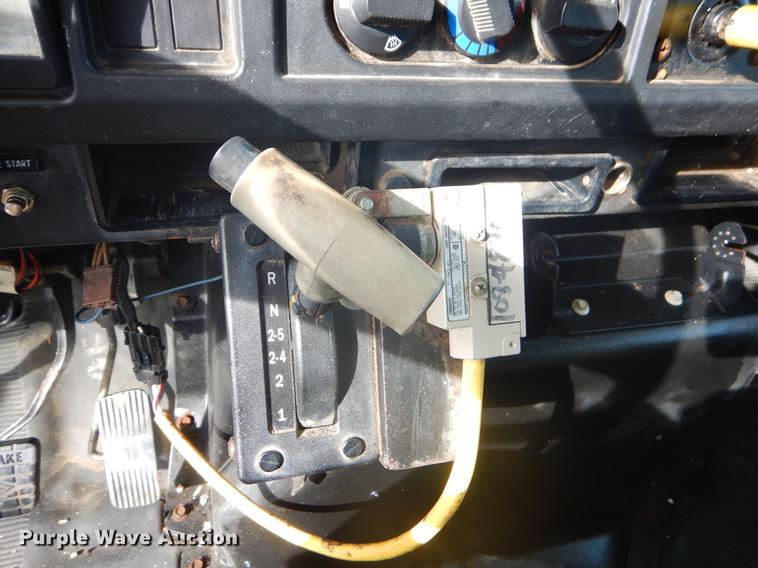 image for item FH9254 1998 International 4900 refuse truck