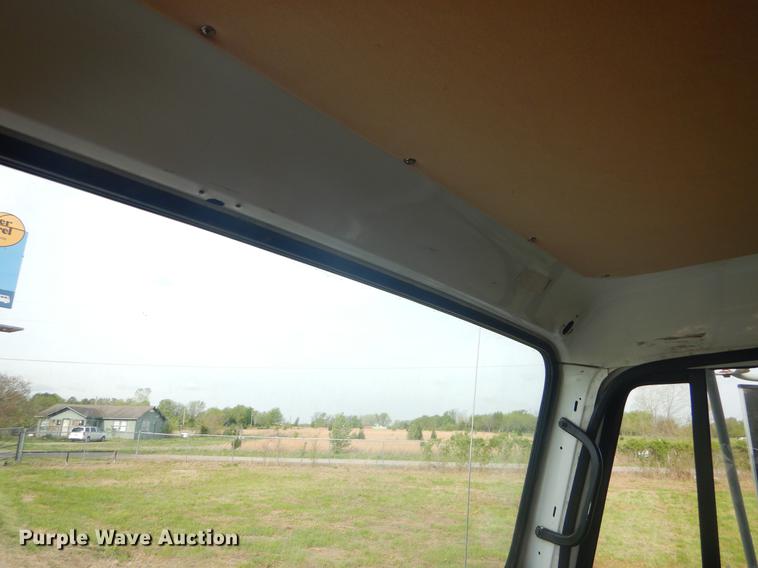 image for item FH9254 1998 International 4900 refuse truck