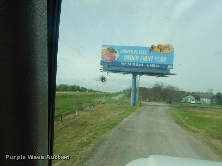 image for item FH9254 1998 International 4900 refuse truck