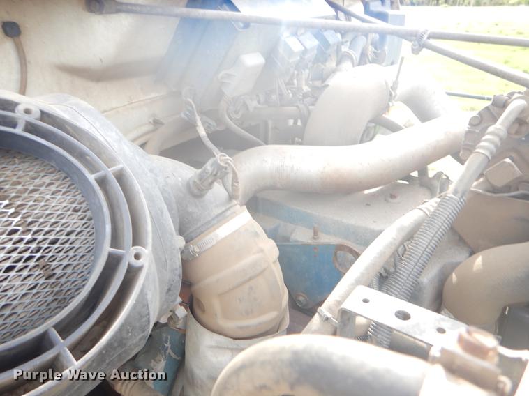 image for item FH9254 1998 International 4900 refuse truck