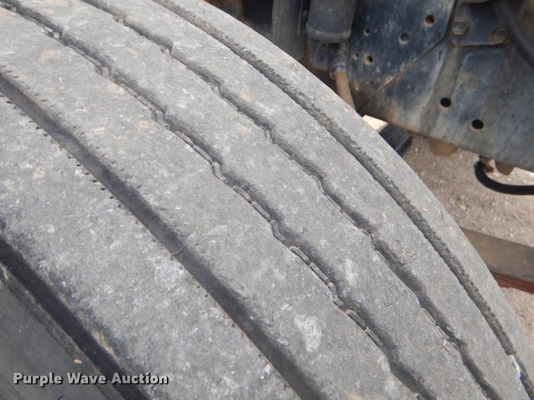 image for item FH9254 1998 International 4900 refuse truck