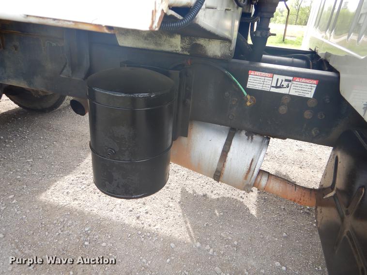 image for item FH9254 1998 International 4900 refuse truck