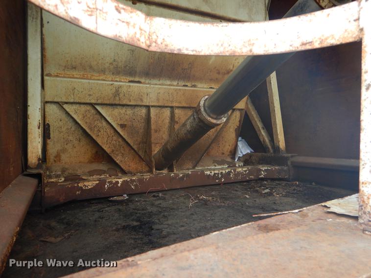 image for item FH9254 1998 International 4900 refuse truck