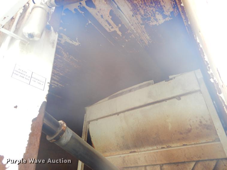 image for item FH9254 1998 International 4900 refuse truck