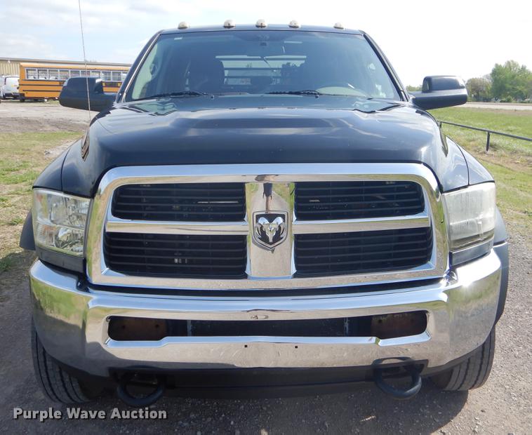image for item FH9256 2012 Dodge Ram 5500 Crew Cab flatbed truck