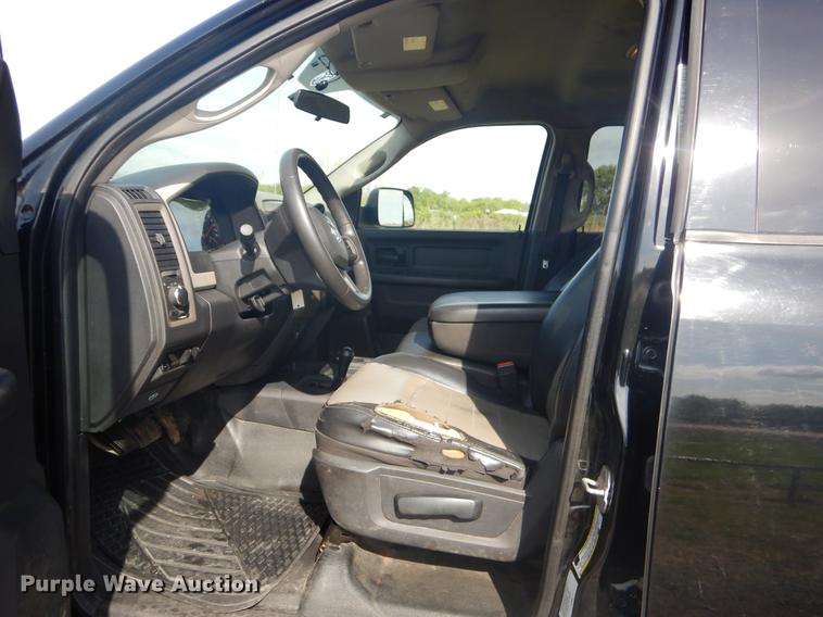 image for item FH9256 2012 Dodge Ram 5500 Crew Cab flatbed truck